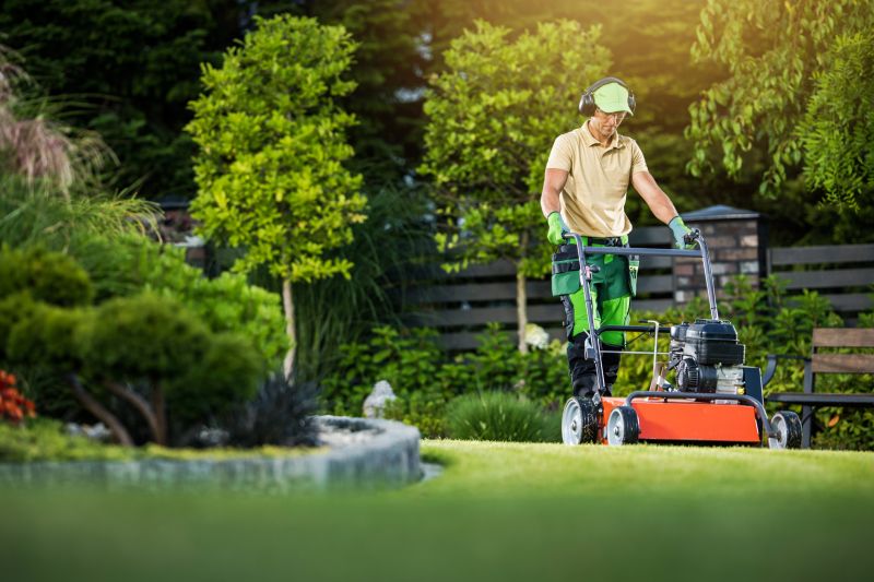 Seasonal Lawn Maintenance Experts